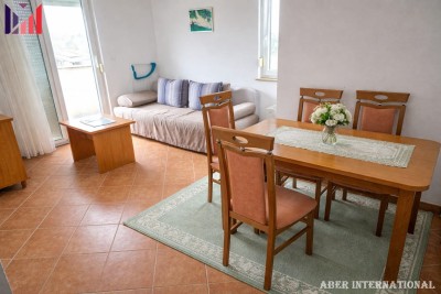 ATRAKTIVAN STAN NA DRUGOM KATU S OTVORENIM POGLEDOM NA MORE NA PRODAJU – ZAMBRATIJA, UMAG (ISTRA)