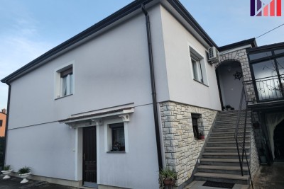 DETACHED HOUSE FOR SALE WITH LOTS OF LAND AND POTENTIAL - UMAG (ISTRIA)