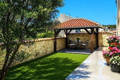 STAN NA PRODAJU U PRIZEMLJU BLIZU PLAŽE – ZAMBRATIJA, UMAG (ISTRA)